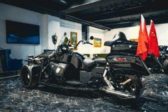 国产电车国外飙车视频