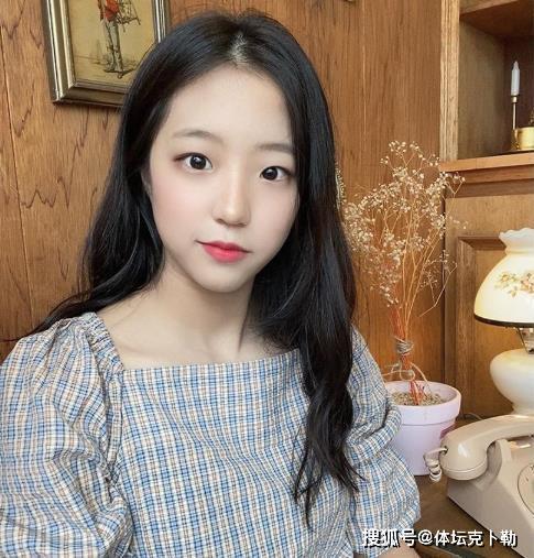 国产女百合自拍视频,私密情感的自白与共鸣